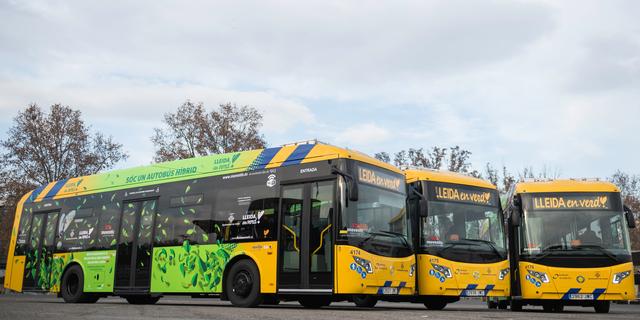 Comencen a circular avui 4 nous autobusos, dels quals 3 són híbrids