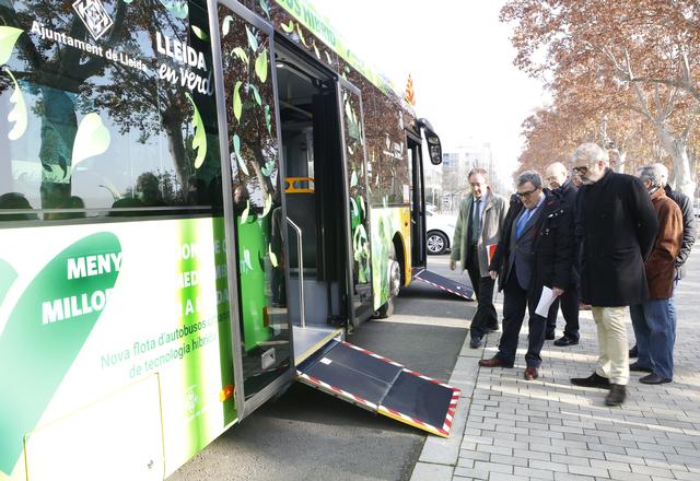 La ciutat de Lleida estrena 10 nous autobusos, dels quals 8 són híbrids